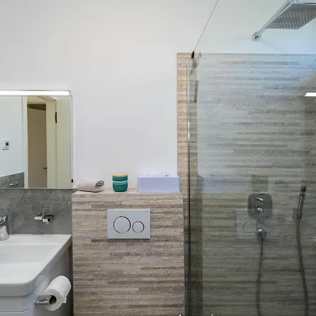 Front In * Rovanjska