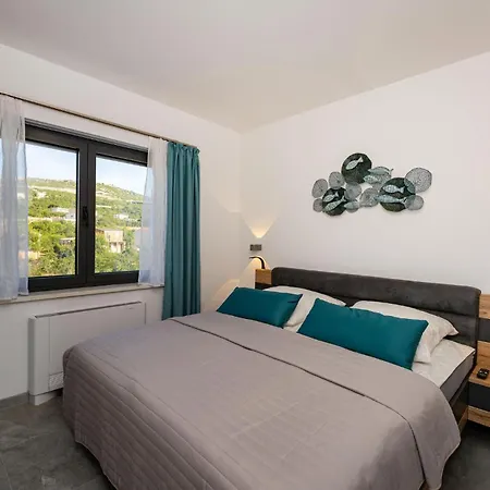 Front In Apartman Rovanjska