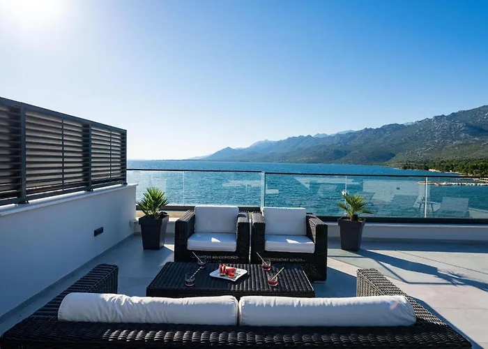 Front In * Rovanjska