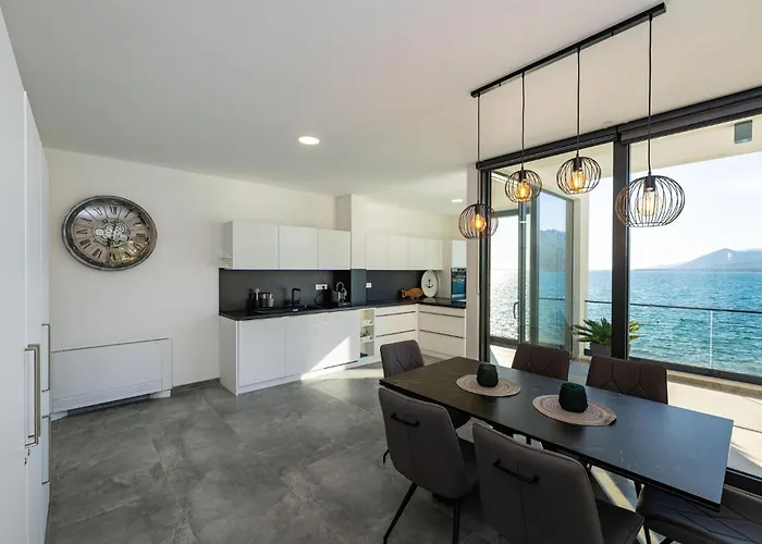 Front In Apartmán *